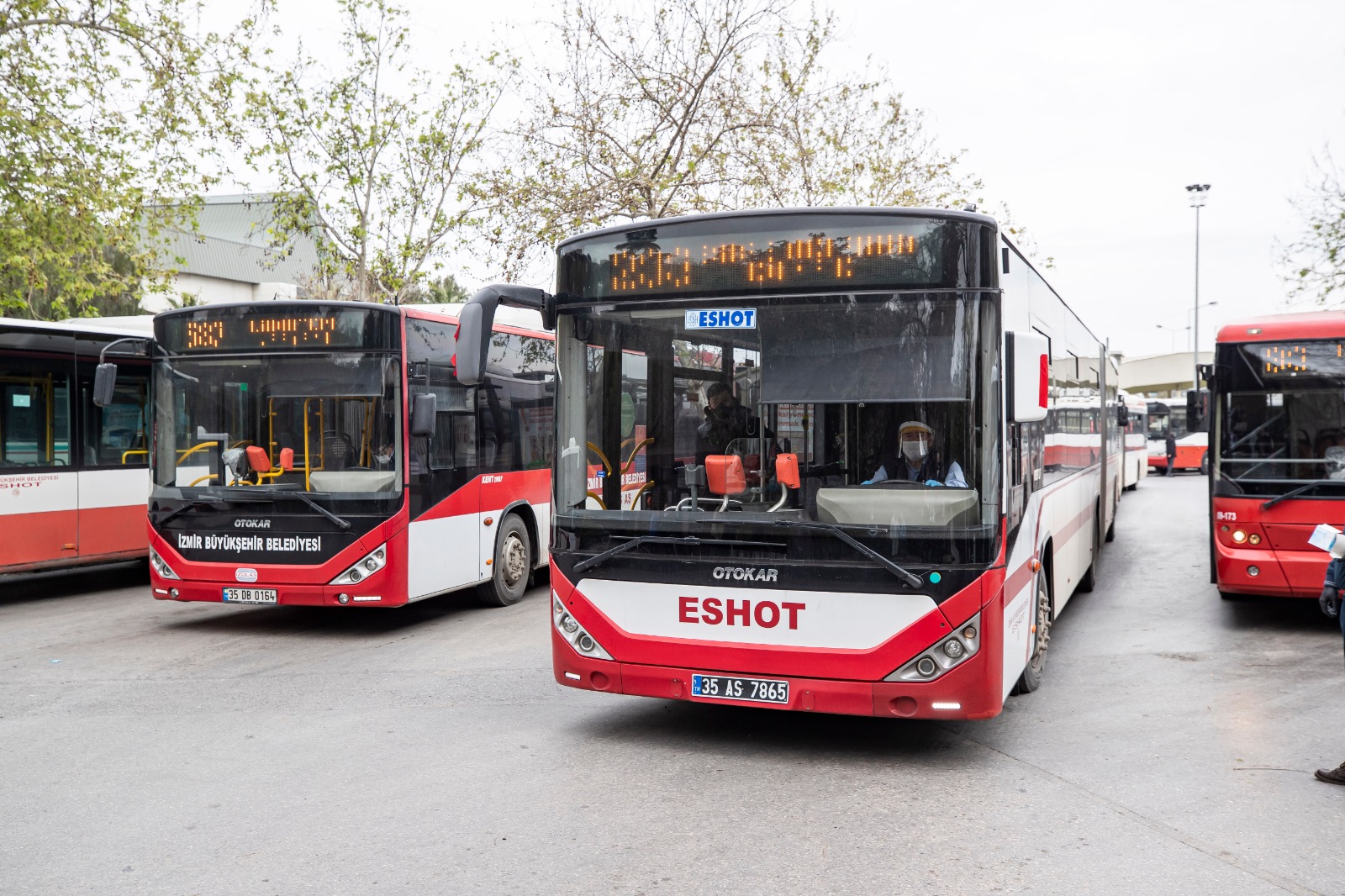İzmir'de Ulaşım Bugün Yüzde 50 İndirimli !
