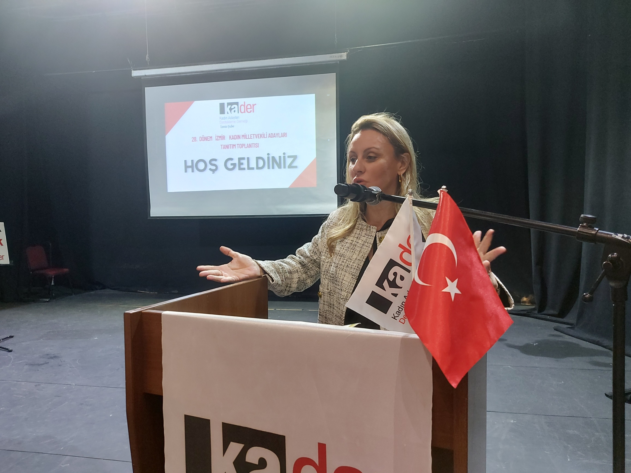 KADER İzmir'in 28'inci dönem kadın adaylarını tanıttı