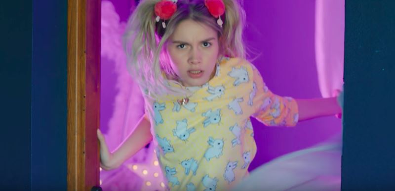 Hadise'nin göndermesi ortalığı karıştırdı: "Bebeleri pistten alalım"