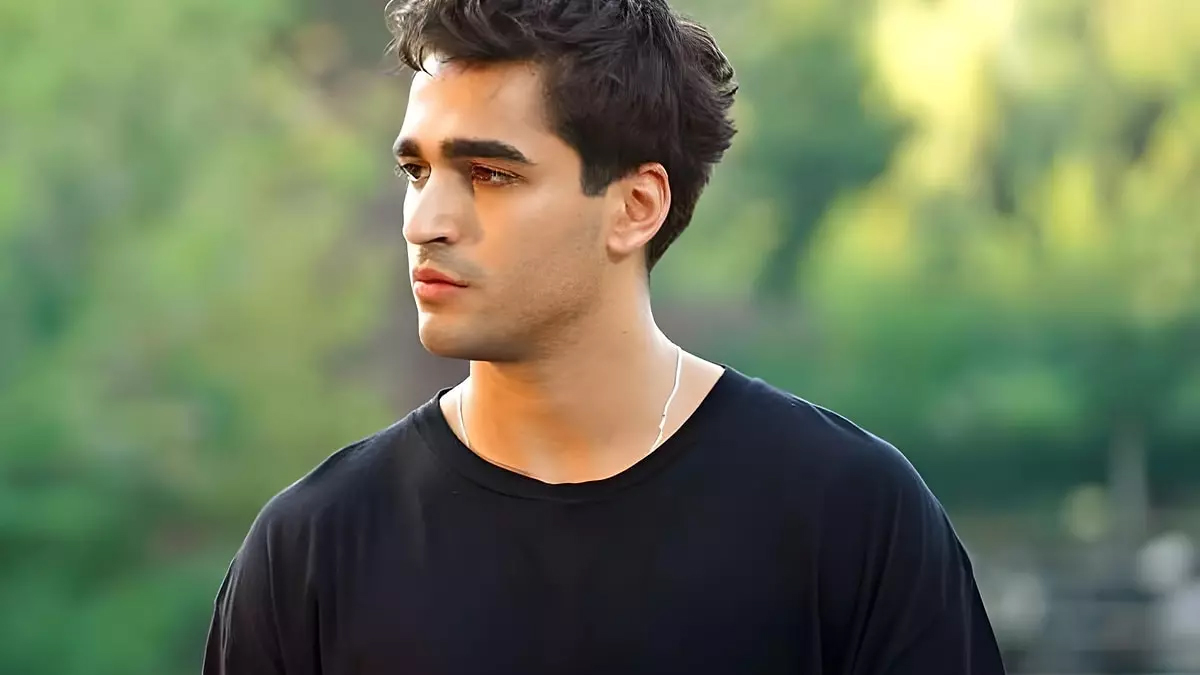 Mert Ramazan Demir'in yaşını açıklamasıyla Yalı Çapkını'nın Ferit'i gündeme geldi. İrem Derici'nin bu konudaki yorumları da dikkat çekiyor