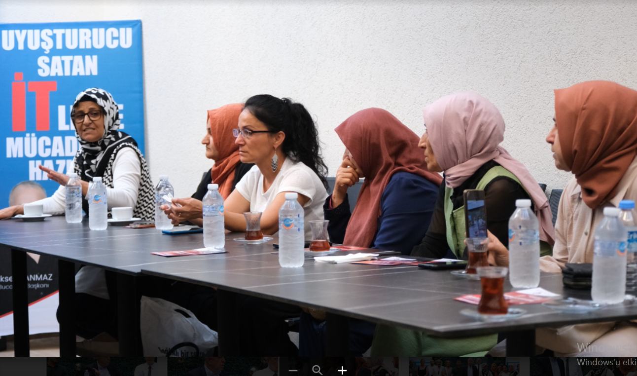 Bağımlı Ailelerinden Ümit Özdağ'a Ziyaret