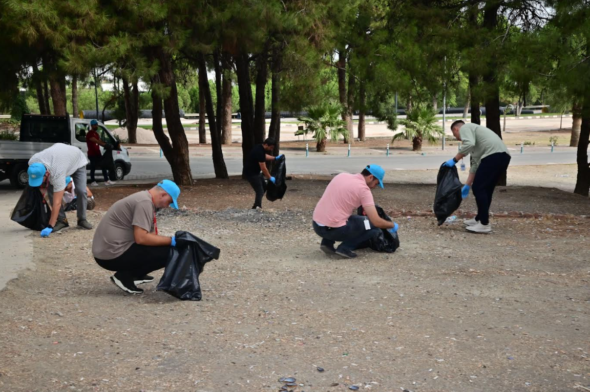 Gönüllülerden çevre temizliği Kıvılcımı