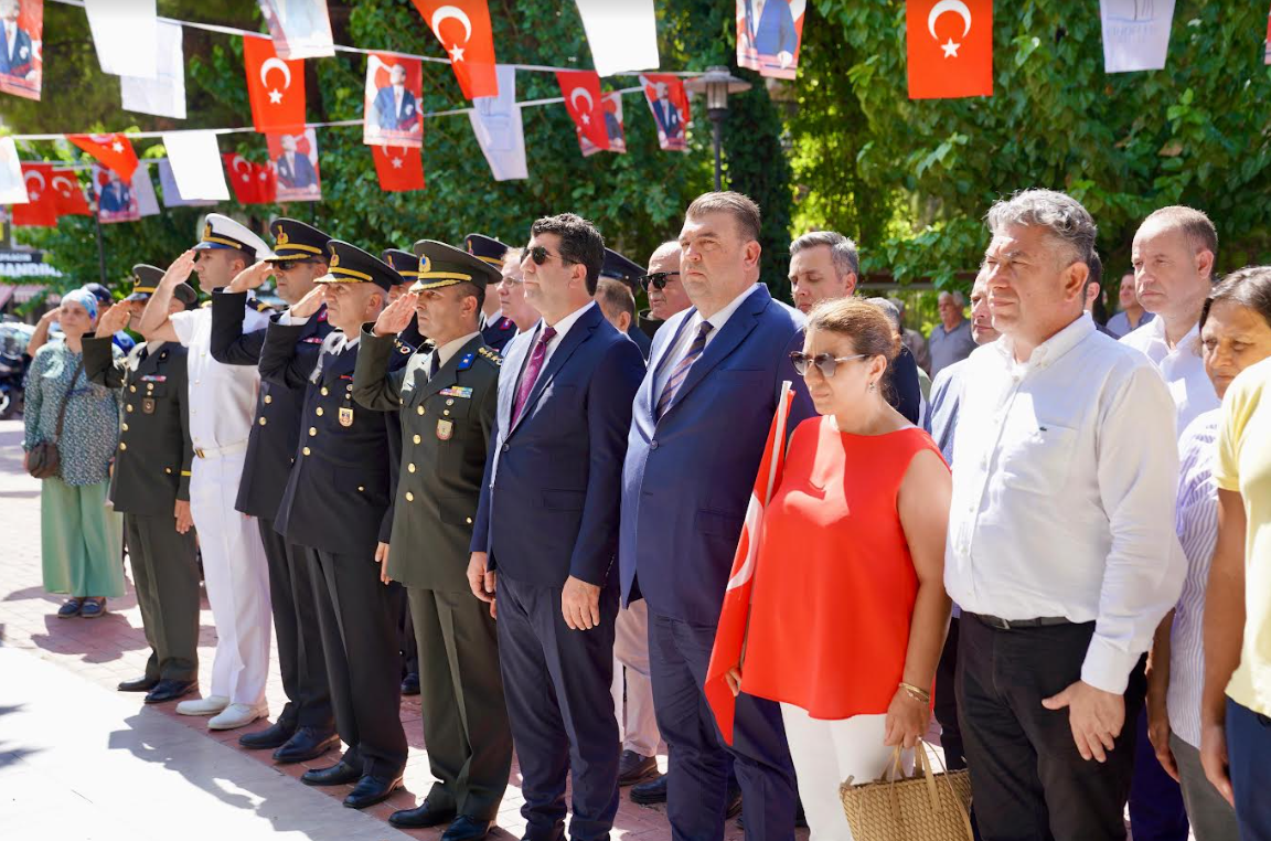 Seferihisar doğum gününü kutluyor