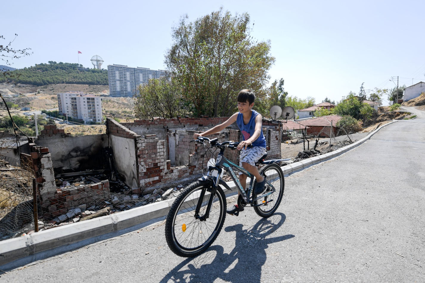 İzmir’de afet sonrası yüzleri güldüren sürpriz