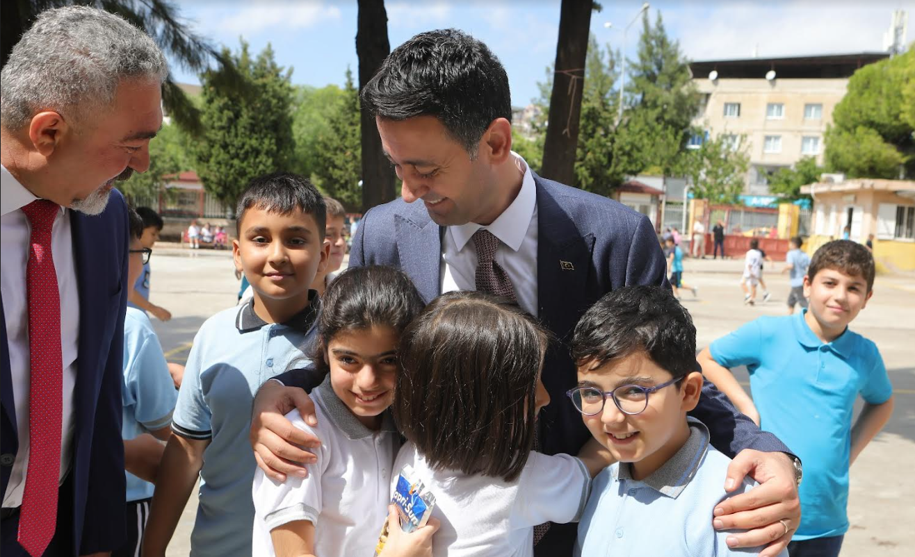 Başkan Önal'dan öğrencilere sürpriz ziyaret