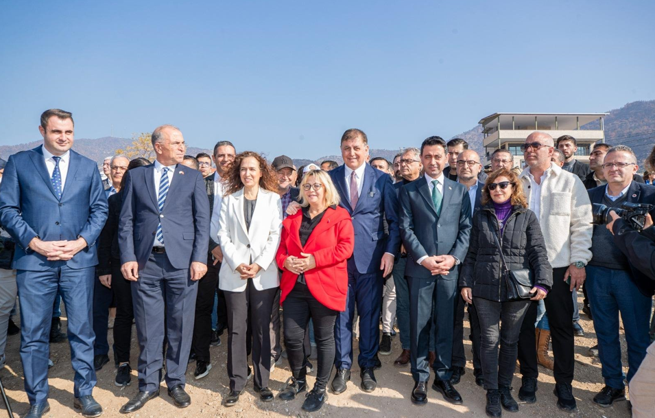 Yamanlar Dağı’nda Umut Yeşeriyor: İzmir’de Yangın Alanı Bal Ormanına Dönüşüyor