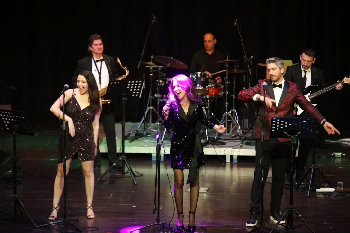 Güzelbahçeliler yeni yıl konseriyle coştu