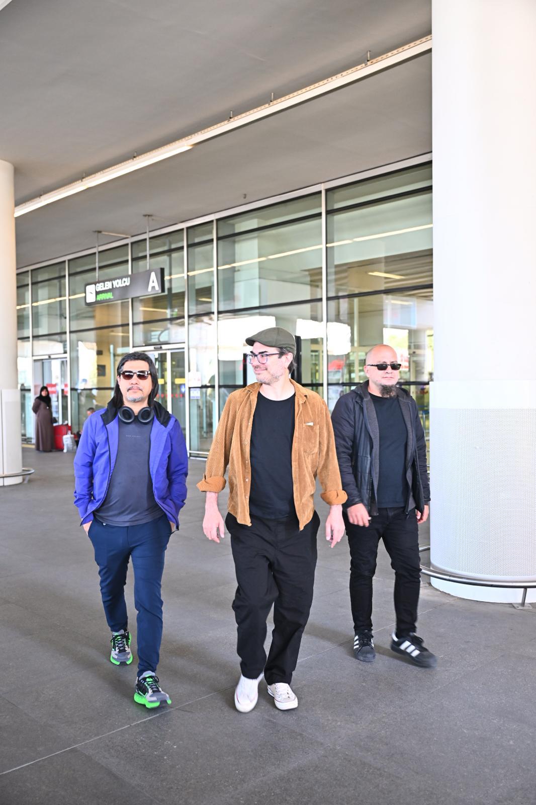 mor ve ötesi İzmir'de