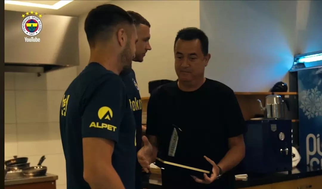 Fenerbahçe'de taraftarlardan 'Veda' isyanı! Dzeko'nun surat ifadesi...