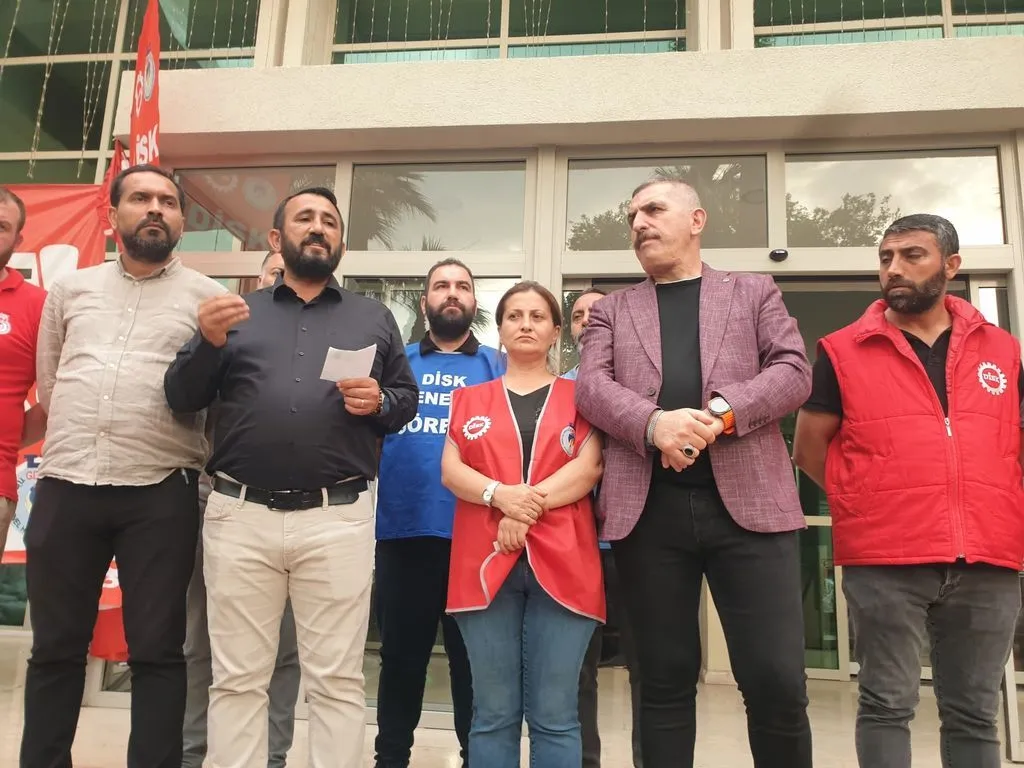 İzmir'de grevin 3. gününde anlaşma yine sağlanmadı: DİSK son teklifini yaptı