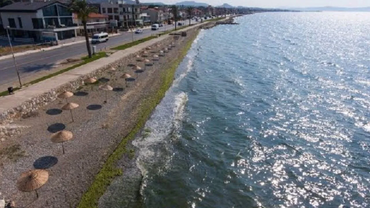 İzmir'e en yakın Mavi Bayraklı plaj: Güzelbahçe 2. Liman Halk Plajı'na ESHOT ile nasıl gidilir?