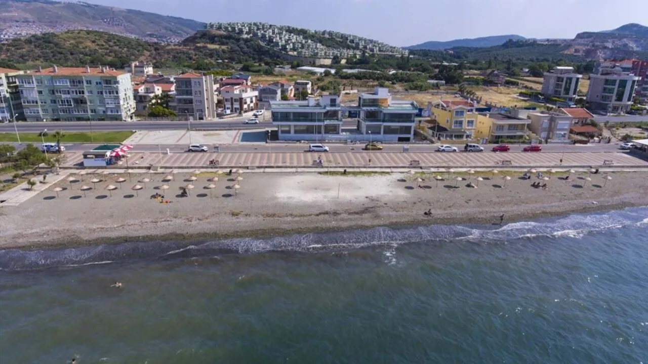 İzmir'e en yakın Mavi Bayraklı plaj: Güzelbahçe 2. Liman Halk Plajı'na ESHOT ile nasıl gidilir?