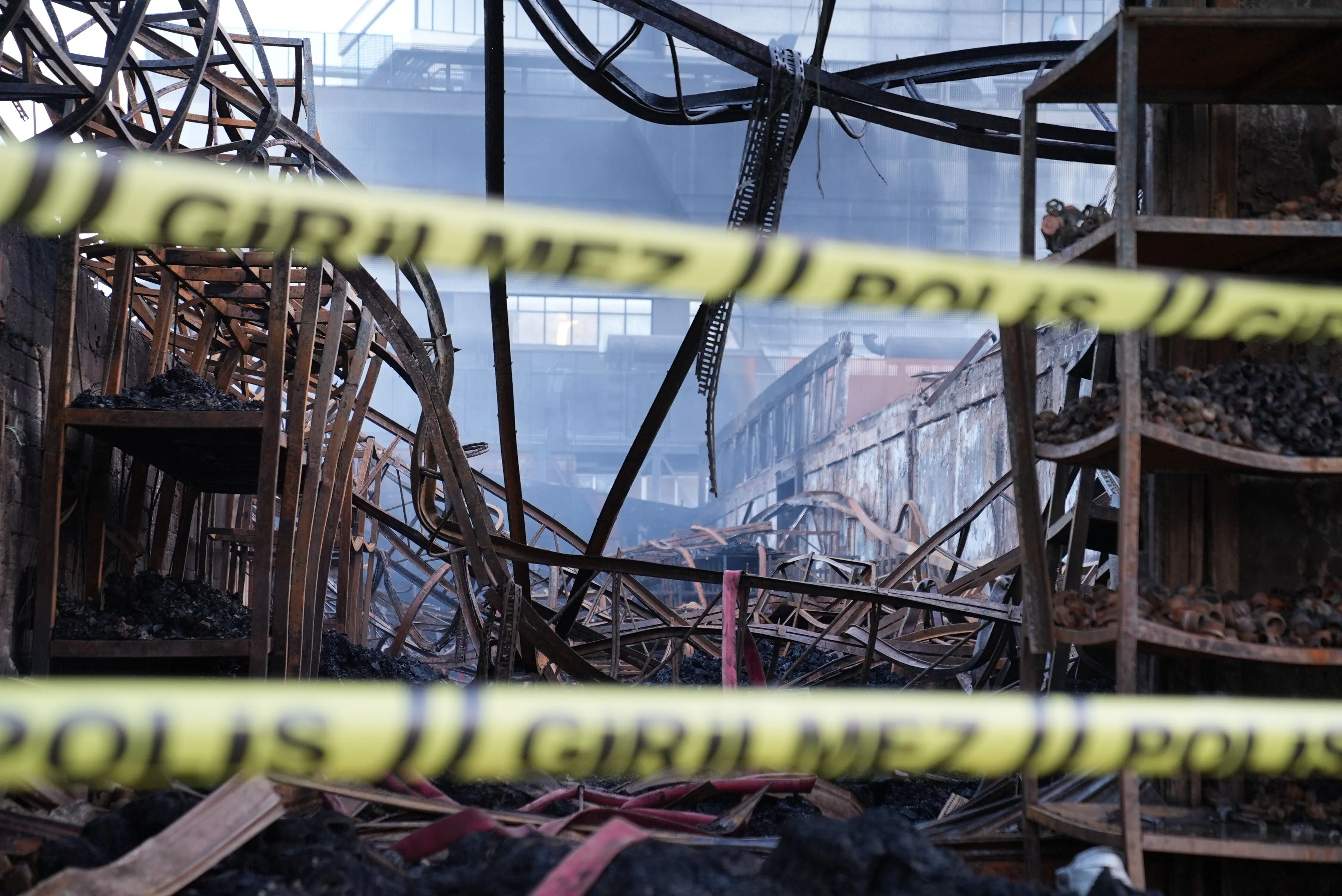 İzmir'deki yangın sonrası manzara: Büyük hasar!