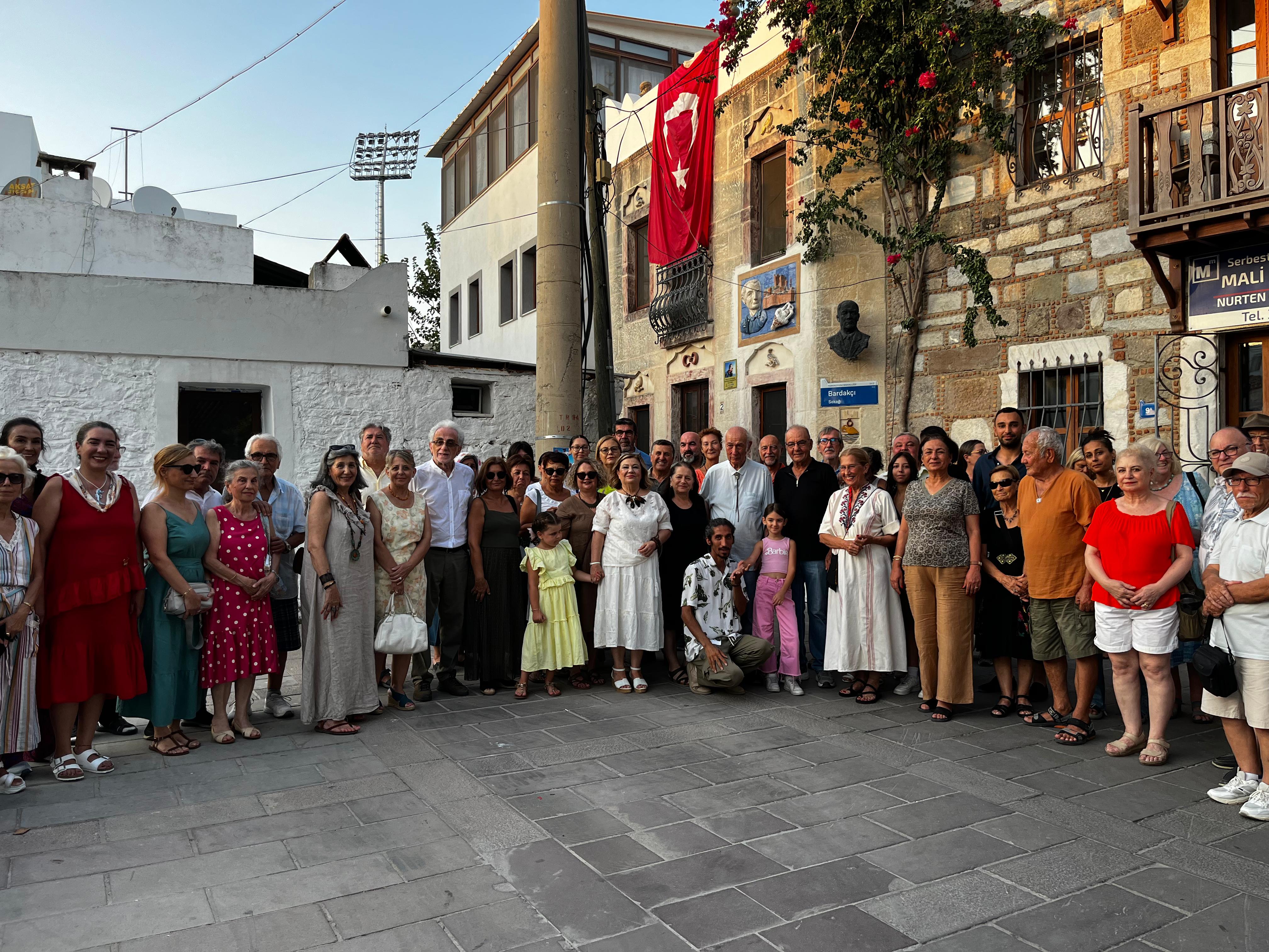 Pervin Özdemir’den Alpözen’e vefa: “Tarihin Tanığı”