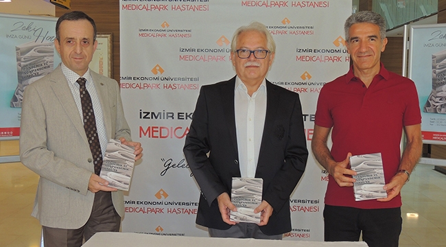 Hozer yeni kitabını imzaladı