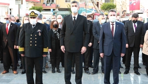 Bayraklı Ata’sını andı