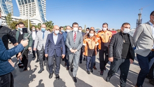 İmamoğlu'ndan Soyer'e geçmiş olsun ziyareti
