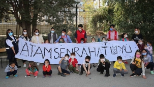 Minikler çadır kentten Ata’ya selam durdu