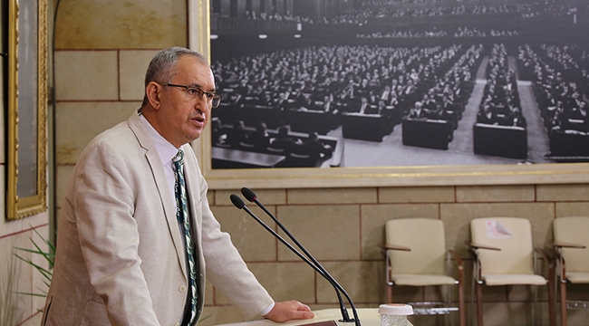 CHP’li Sertel: Turizmci kan ağlıyor bakan krizi fırsata çeviriyor!