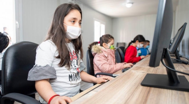 İzmir'de deprem dayanışması sürüyor