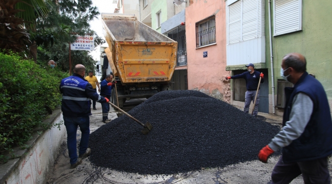 Bayraklı'nın sokakları yenileniyor