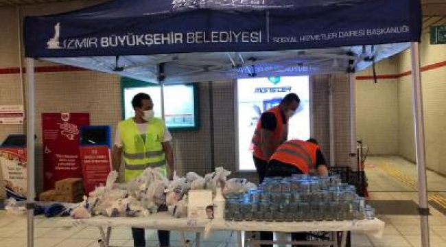 Metro yolcularına iftar paketi