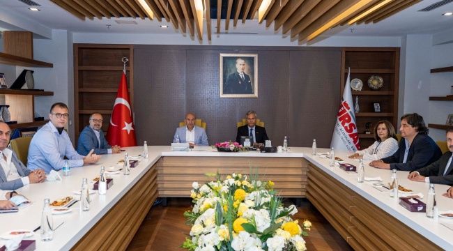 Başkan Soyer TÜRSAB ziyaretinde konuştu: “Travel Turkey dünyada ses getirmeli”