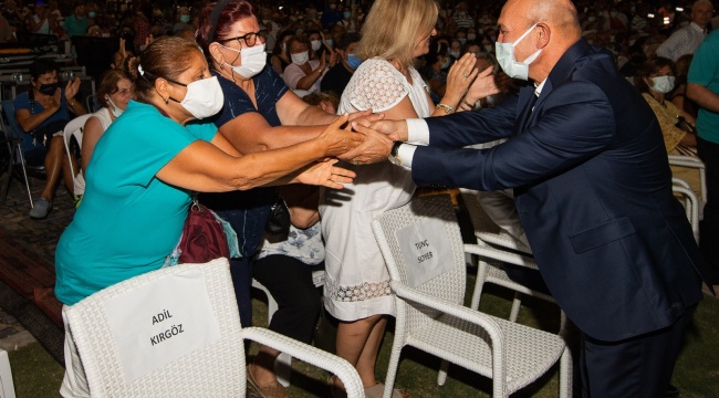 Dikili Kültür – Sanat, Demokrasi ve Emek Festivali başladı | Soyer: Sarılıp kucaklaşmayı çok özlemişiz