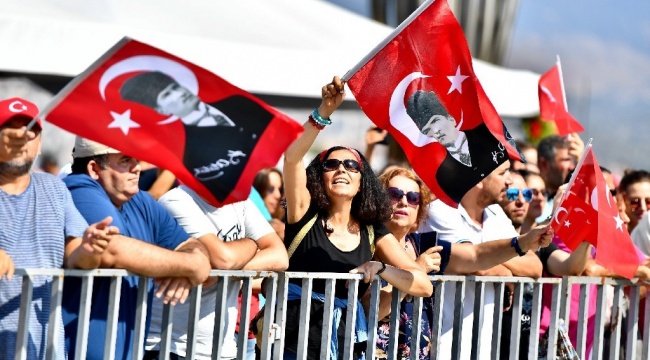 İzmir’de 30 Ağustos Zafer Bayramı coşkuyla kutlanacak