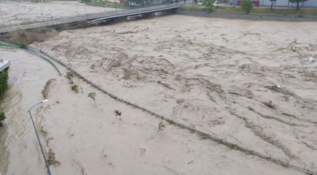 Sel felaketinde hayatını kaybedenlerin sayısı 17 oldu