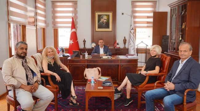 Ayvalık&#039;a Bekir Coşkun Kütüphanesi Açılıyor