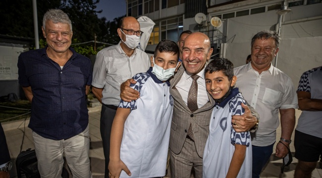 Başkan Soyer sporcularla bir araya geldi