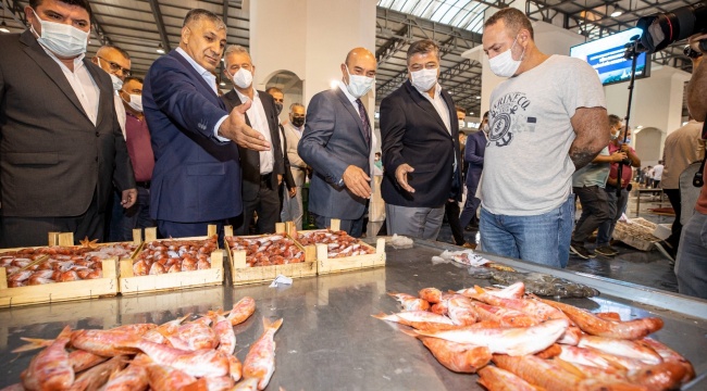 İzmir’de balık sezonu açıldı: Başkan Soyer'den “Vira Bismillah”