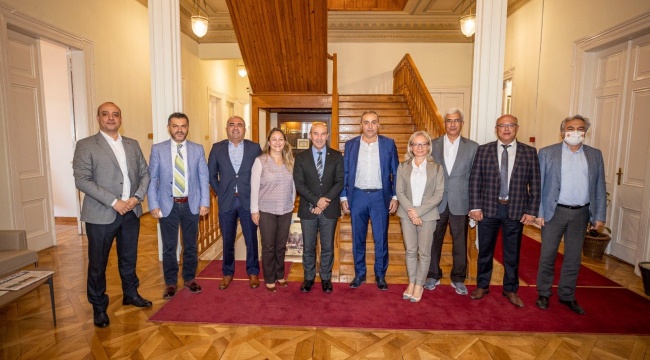 İzmir Sokak Hayvanlarının Yanında