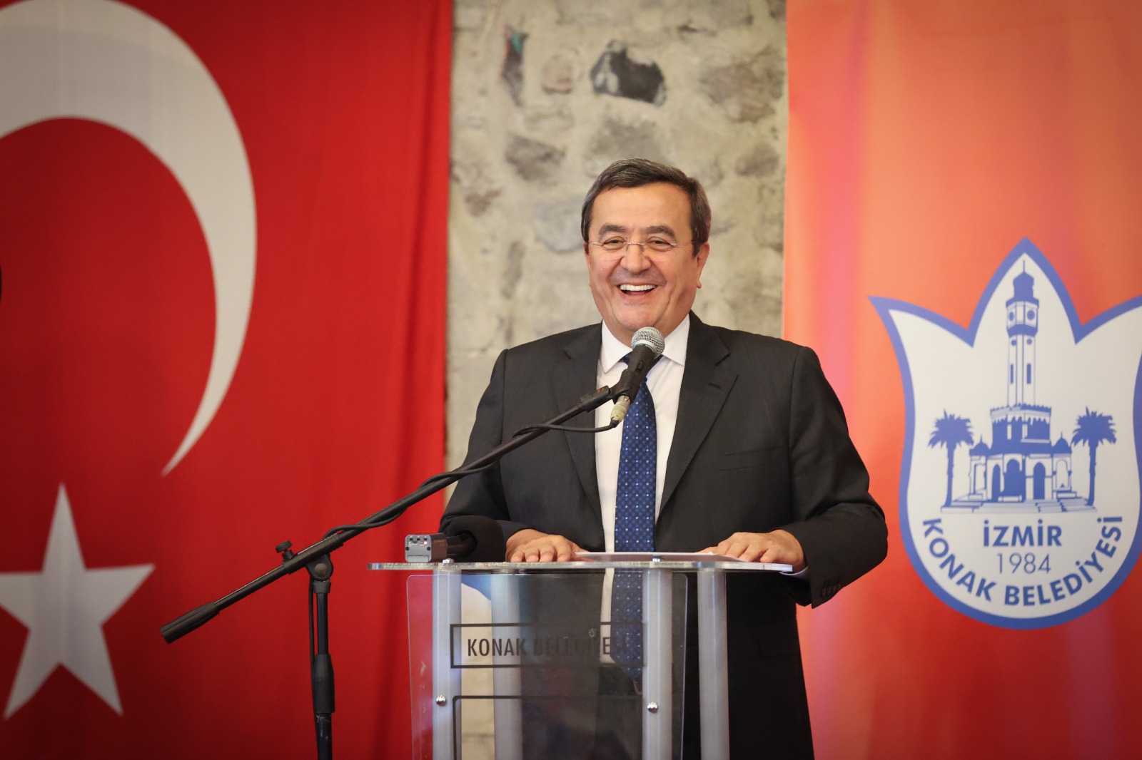 Başkan Batur, Konak'taki 111 Muhtarla Bir Araya Geldi