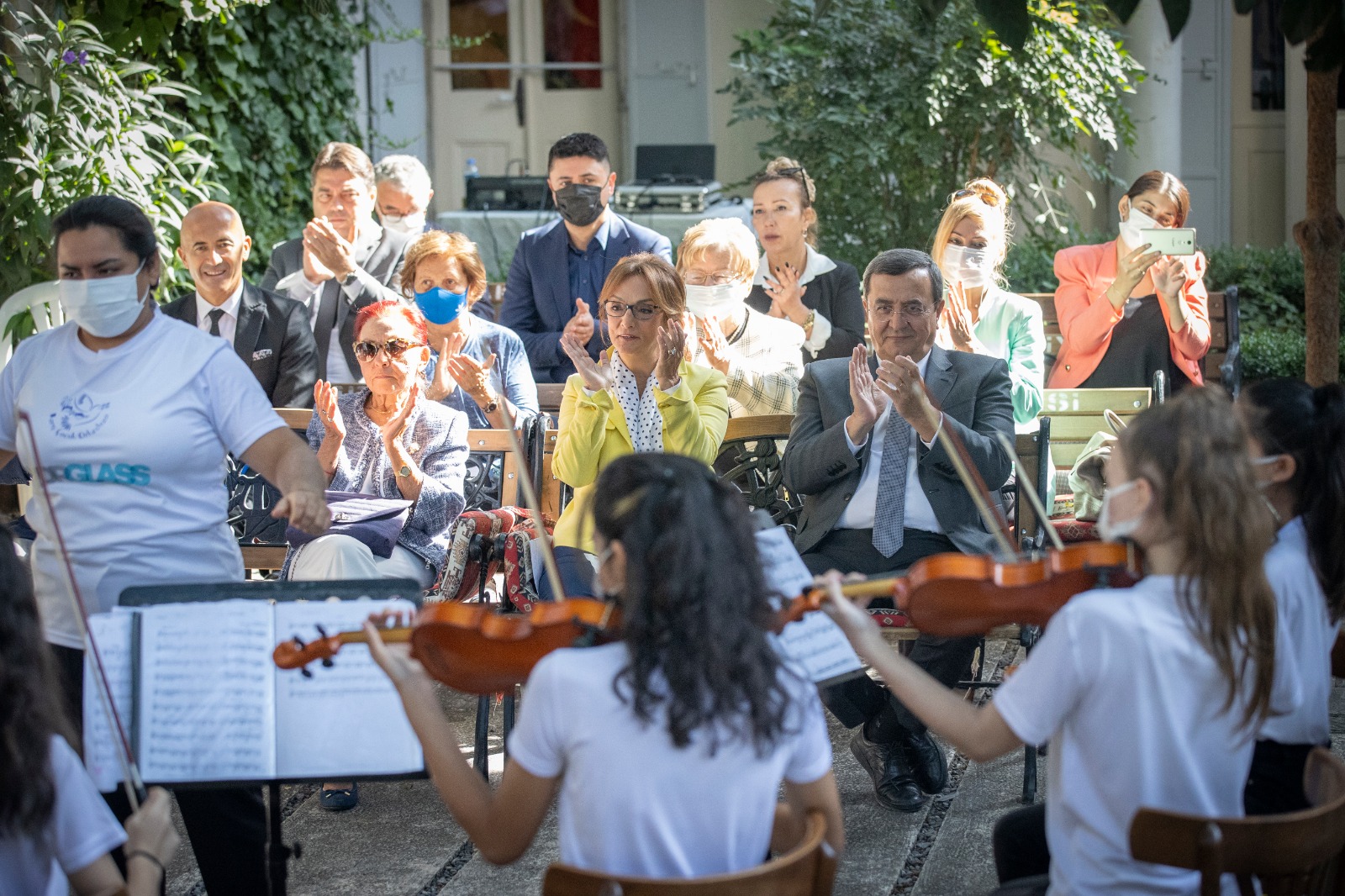 Batur "Güzellik sanatla olacak, güzellik çocuklarla olacak"