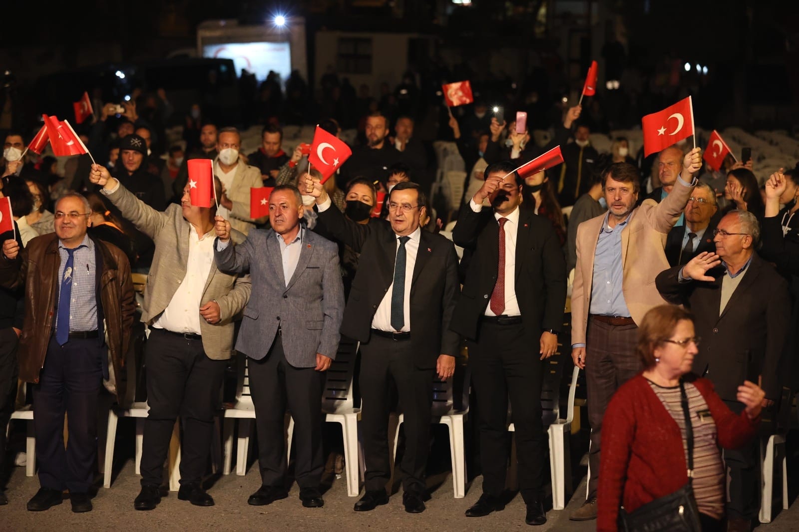 Batur: "Mustafa Kemal sevgimiz yüreğimizden gidemez"