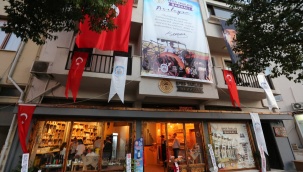 Efes Tarlası Bakkalı 1 Yaşında