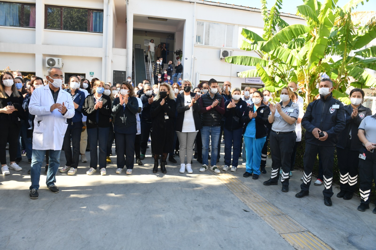 Eşrefpaşa Hastanesi Çalışanlarına Yapılan Saldırıya Protesto !
