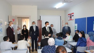 İzmir’de ‘Nerede Kalmıştık’ Eğitim Seferberliği Projesi Kurslarına Yoğun İlgi