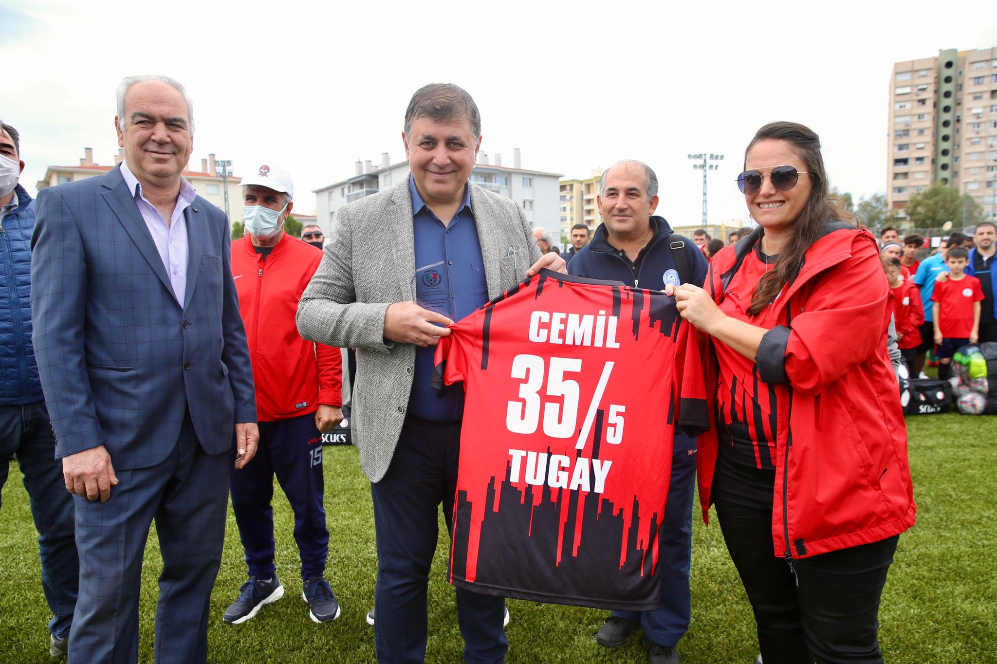 Karşıyaka Amatör Spor Kulüpleri'nin Yanında