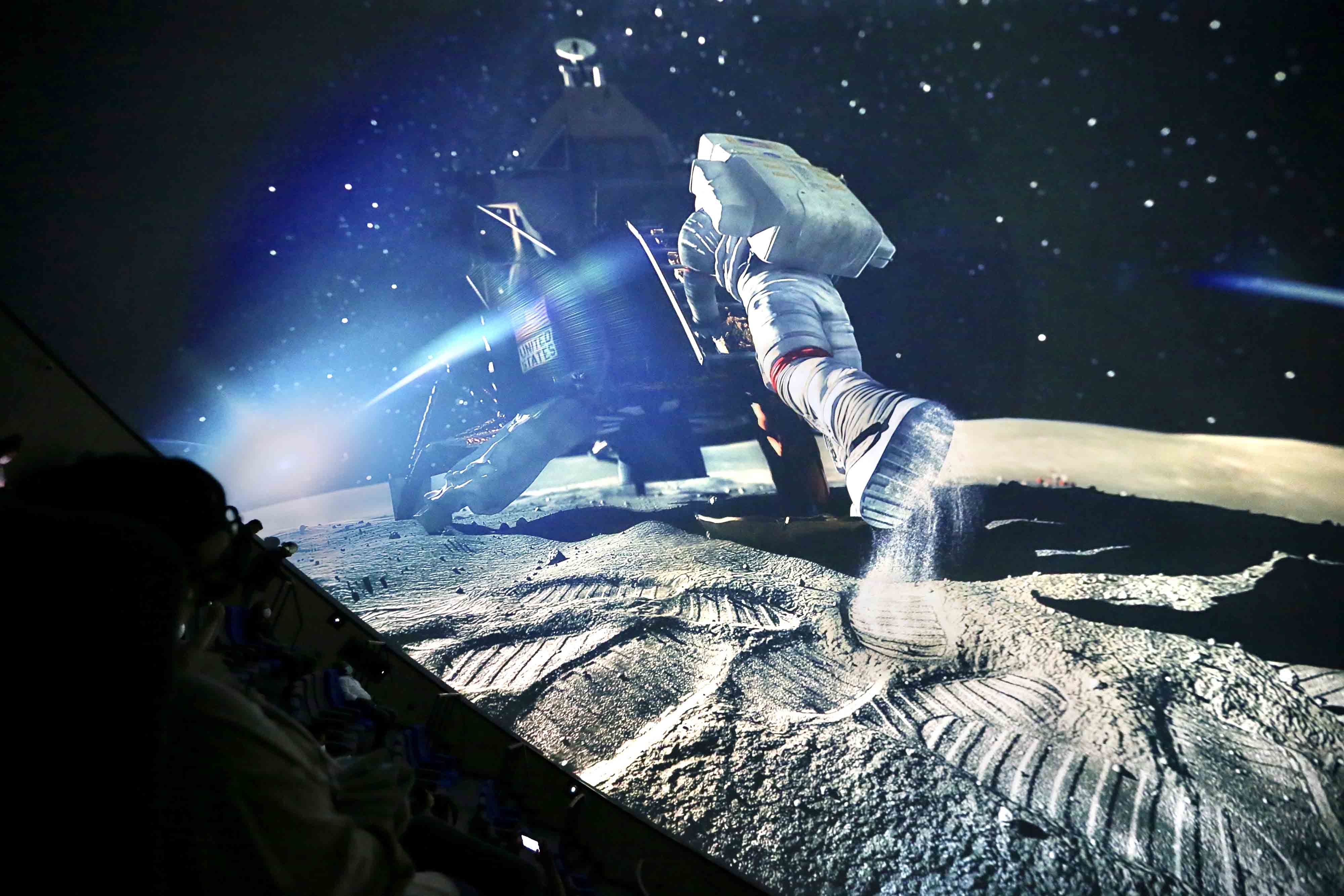 Karşıyaka’da Planetaryum ve Macera Parkı Heyecanı