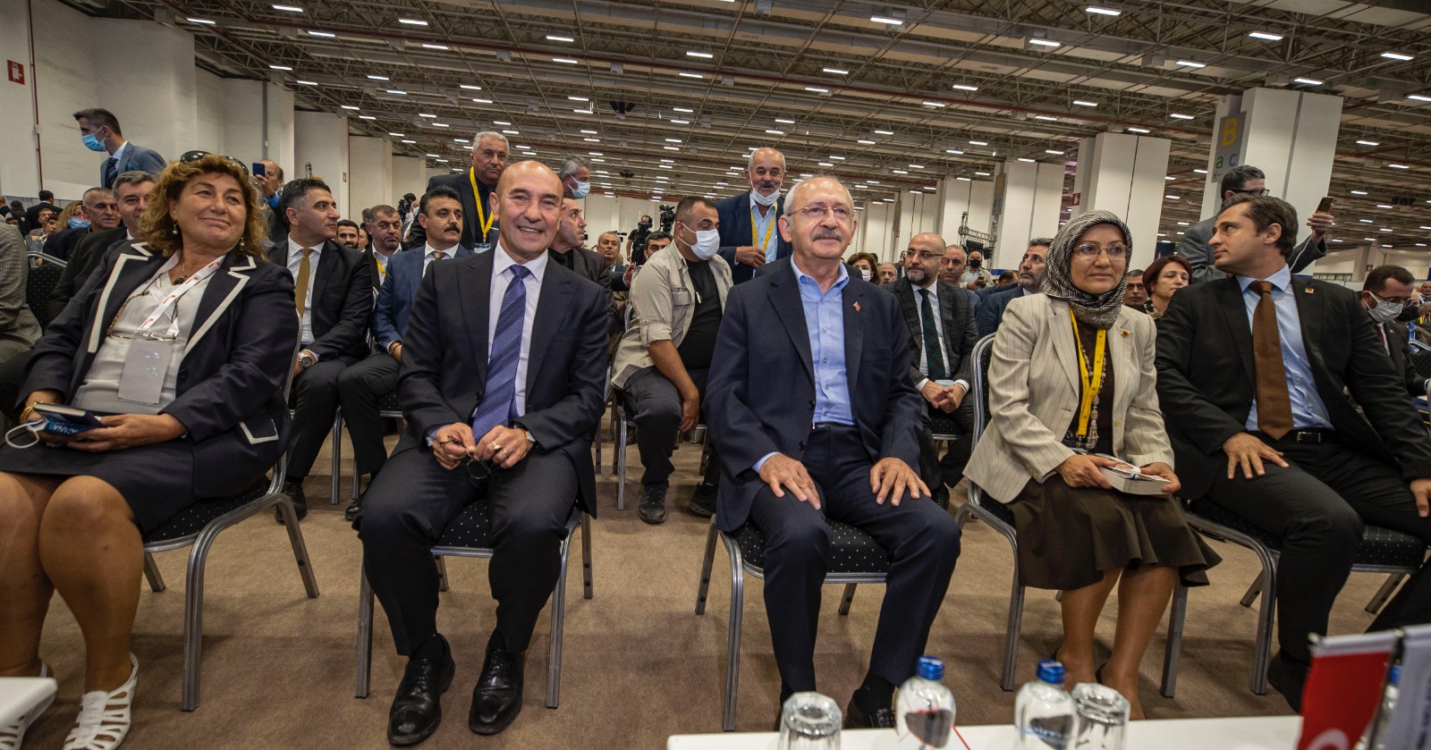 Türkiye'nin Muhtarları İzmir'de El Ele Veriyor
