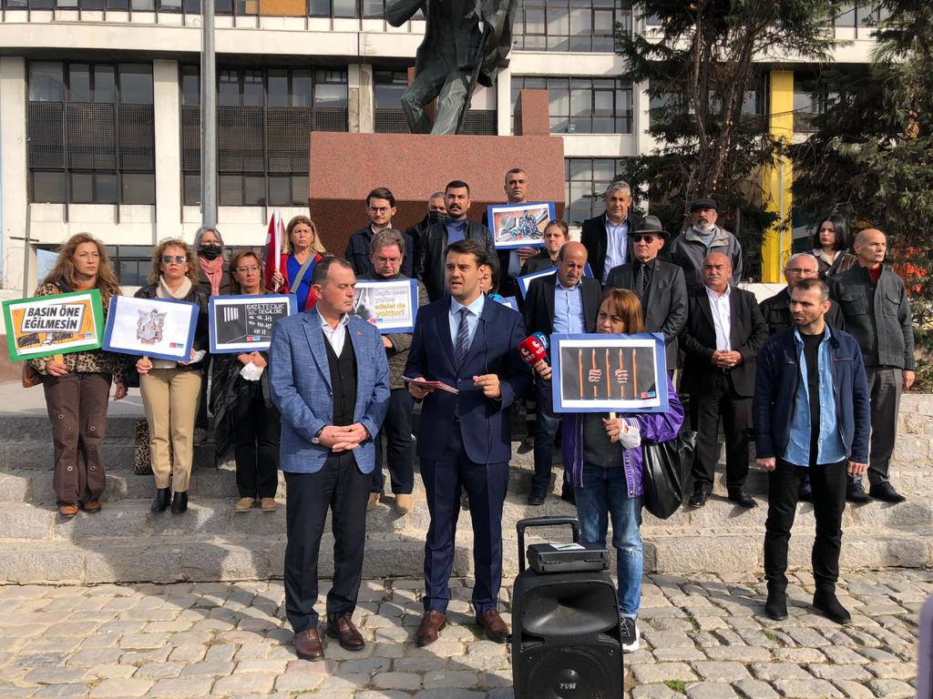CHP Konak İlçe Başkanlığı'ndan "Özgür Basın Susturulamaz" Açıklaması