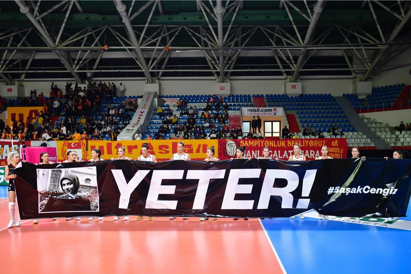 Galatasaray Voleybol Takımından "YETER" Mesajı