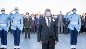 İzmir'de Hayat Ata'ya Saygı İçin Durdu!