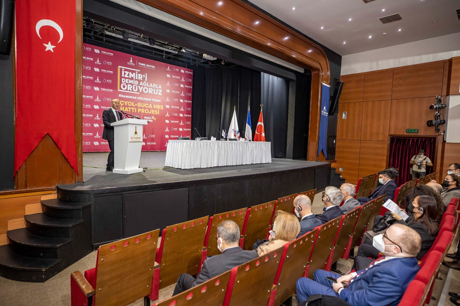İzmir Demir Ağlarla Örülüyor!