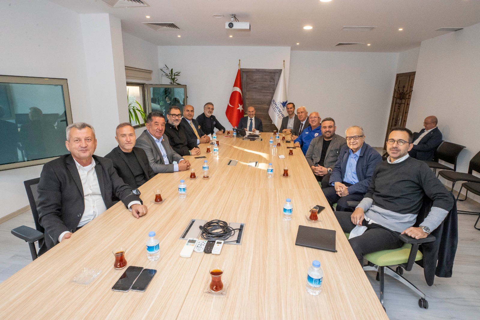 "İzmirli spor kulüpleri dayanışma içinde olmalı"