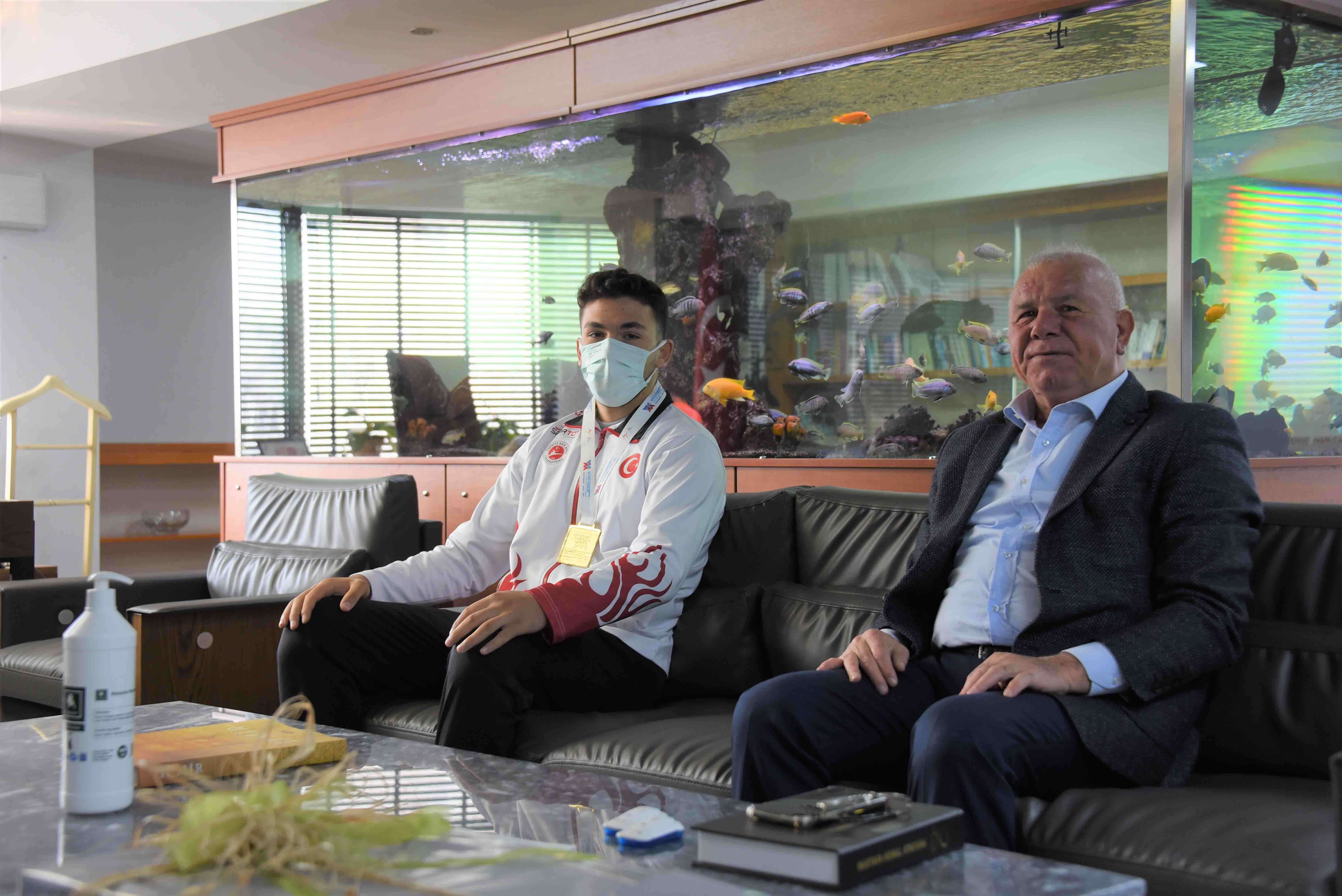 Şampiyon Samed Kupayı Karakayalı’ya Getirdi