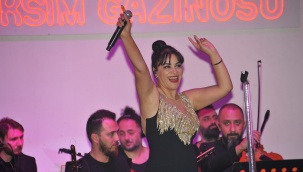 Ünlü Sanatçı Zara Kuşadası’nda!